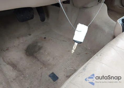 2007 Lincoln Town Car Signature Limited z USA, uszkodzony, nr VIN 1LNHM82W77Y636607